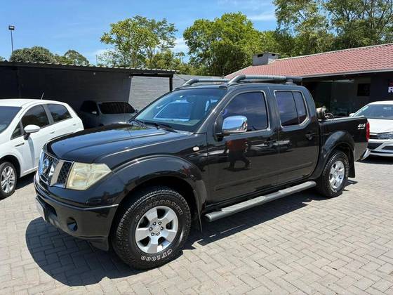 NISSAN FRONTIER 2.5 LE 4X4 CD TURBO ELETRONIC DIESEL 4P AUTOMÁTICO